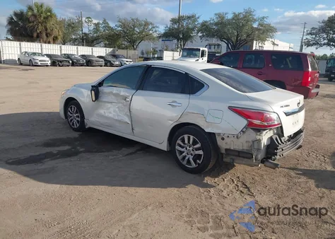 2015 Nissan Altima 2.5 S z USA, uszkodzony, nr VIN 1N4AL3AP3FC478242